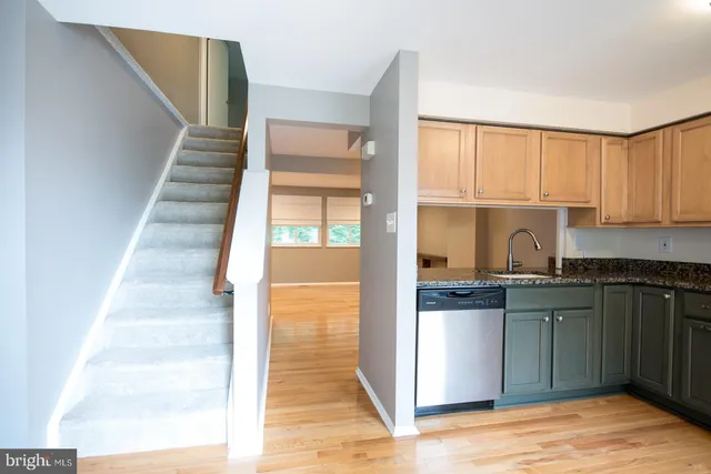 $2,700 | 2811 Middleboro Drive, Falls Church, VA 22042