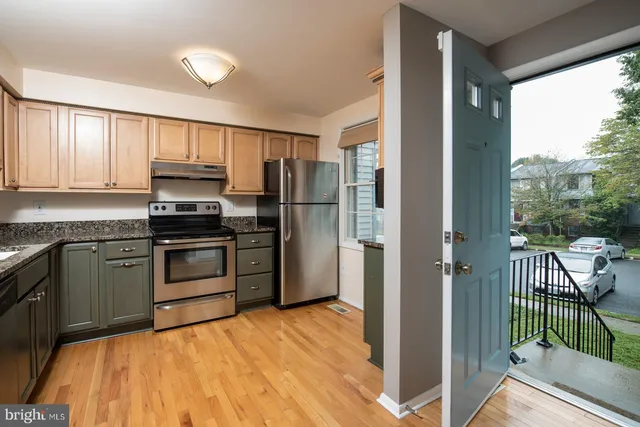 $2,700 | 2811 Middleboro Drive, Falls Church, VA 22042