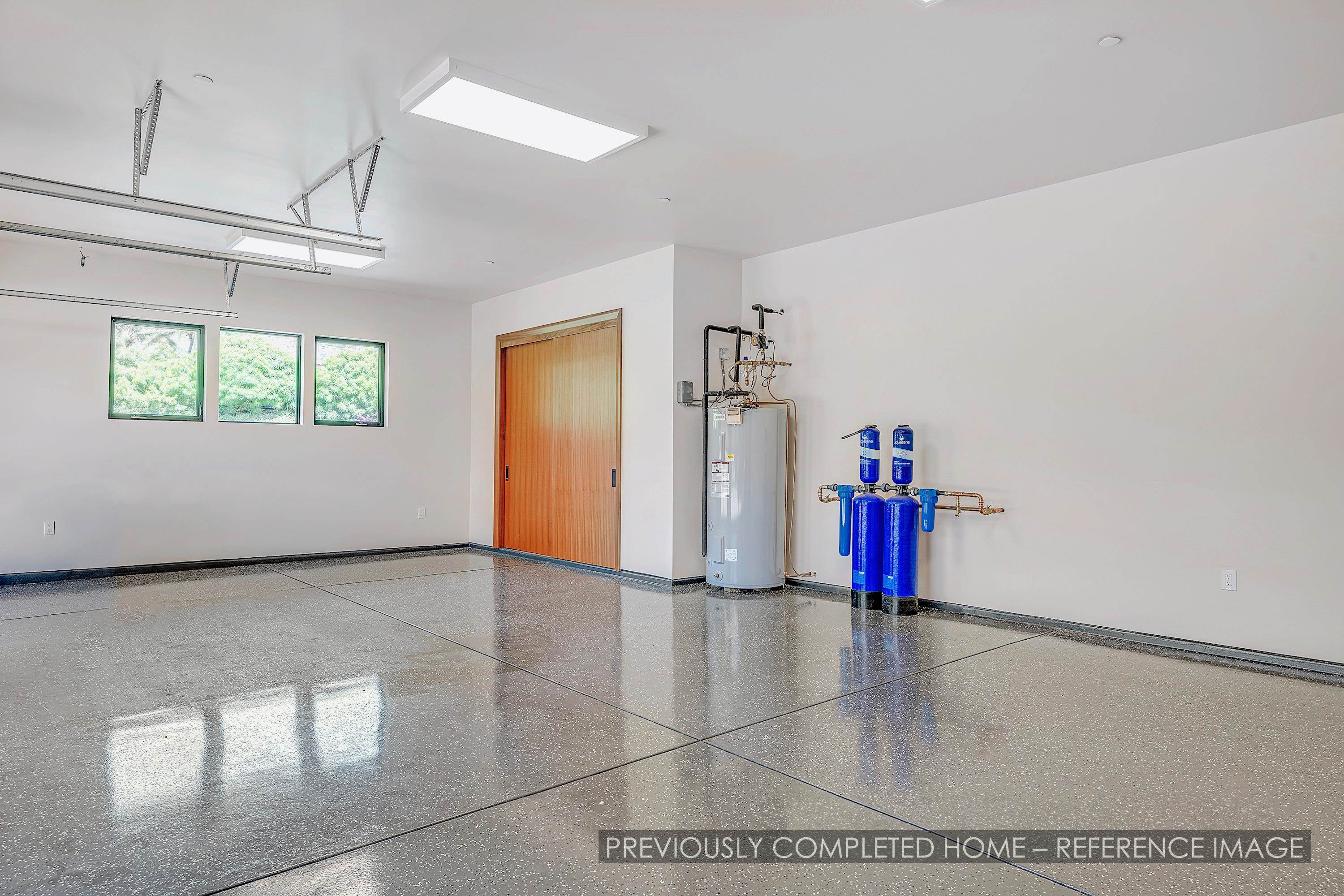 91 Kumu Niu Place, Unit A Lahaina, HI 96761 - Photo 22 of 48 a view of empty room with windows