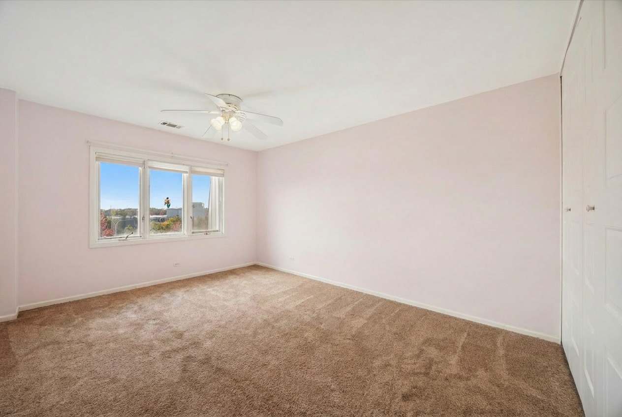 453 Raintree Drive, Unit 5A Glen Ellyn, IL 60137 - Photo 11 of 16