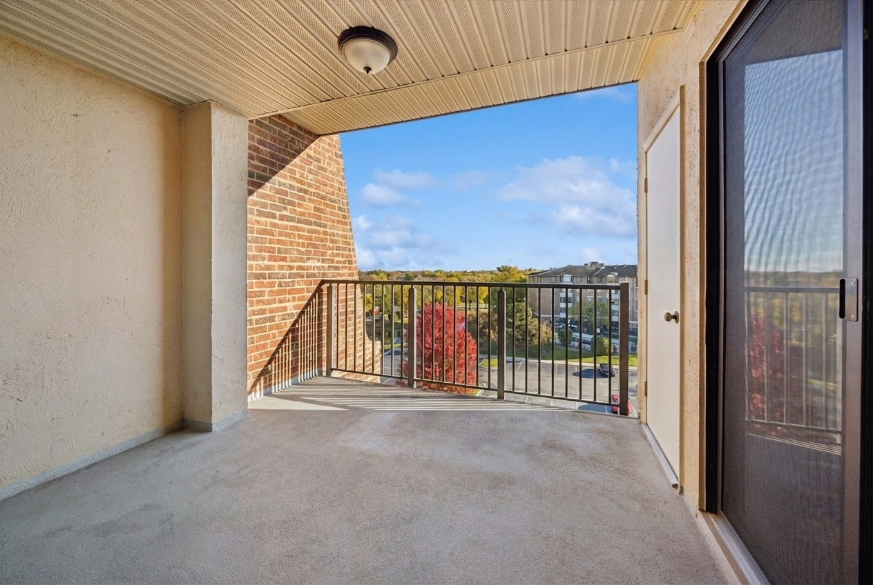 453 Raintree Drive, Unit 5A Glen Ellyn, IL 60137 - Photo 13 of 16