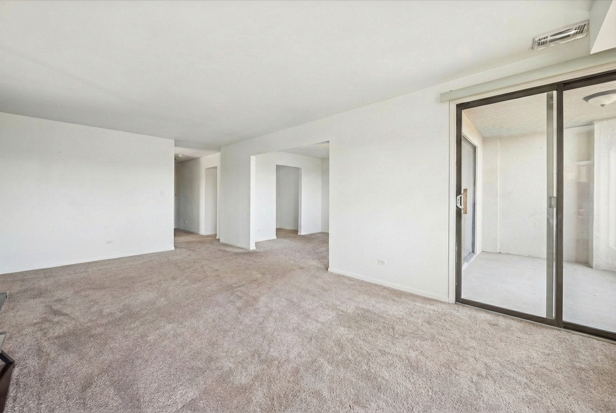 453 Raintree Drive, Unit 5A Glen Ellyn, IL 60137 - Photo 4 of 16