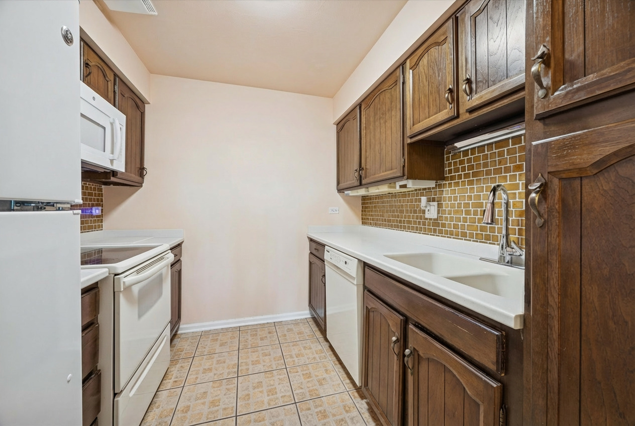 453 Raintree Drive, Unit 5A Glen Ellyn, IL 60137 - Photo 8 of 16