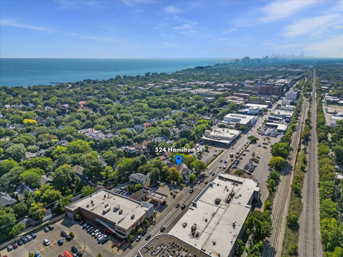 524 Hamilton Street Evanston, IL 60202 - Photo 25 of 32 an aerial view of a city
