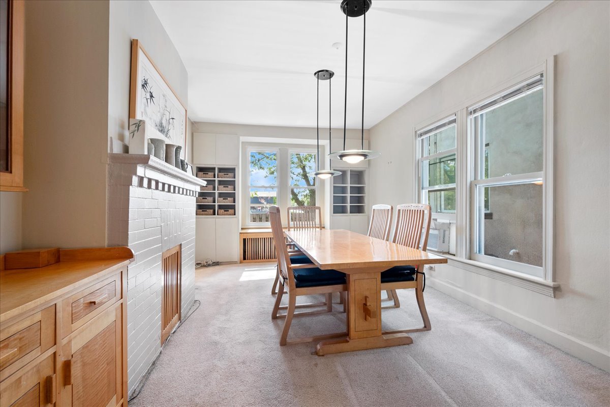 524 Hamilton Street Evanston, IL 60202 - Photo 7 of 32 a dining room with furniture and window