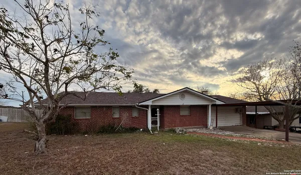 $135,000 | 318 Cottonwood Street, Kenedy, TX 78119