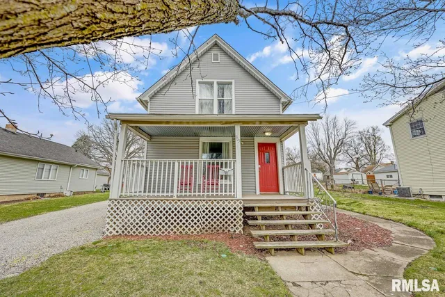 $175,000 | 903 East Lake Avenue, Peoria Heights, IL 61616