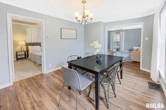 $175,000 | 903 East Lake Avenue, Peoria Heights, IL 61616