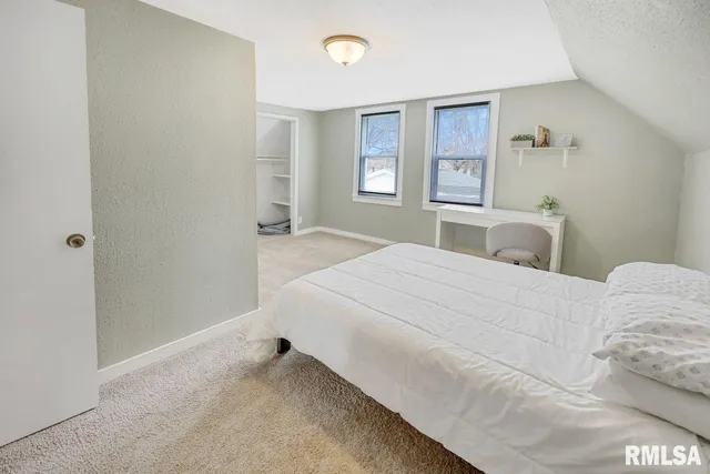 $175,000 | 903 East Lake Avenue, Peoria Heights, IL 61616