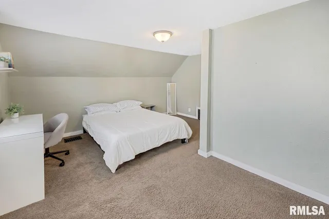 $175,000 | 903 East Lake Avenue, Peoria Heights, IL 61616