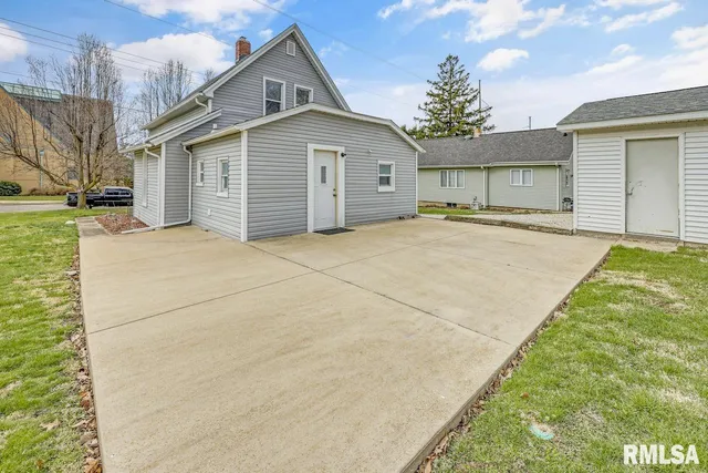 $175,000 | 903 East Lake Avenue, Peoria Heights, IL 61616