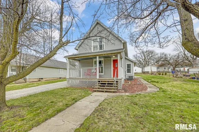 $175,000 | 903 East Lake Avenue, Peoria Heights, IL 61616