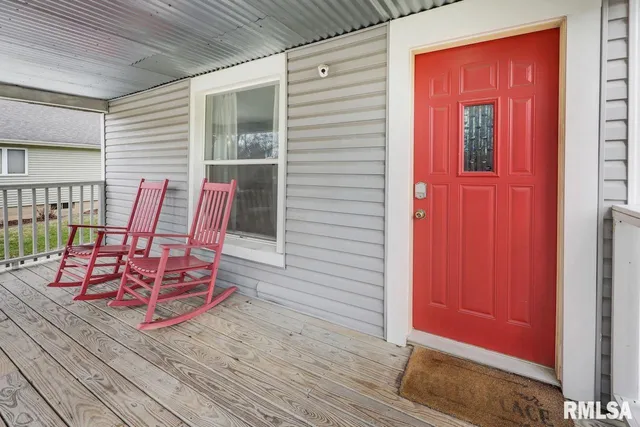 $175,000 | 903 East Lake Avenue, Peoria Heights, IL 61616