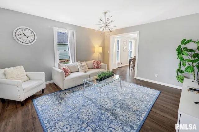 $175,000 | 903 East Lake Avenue, Peoria Heights, IL 61616