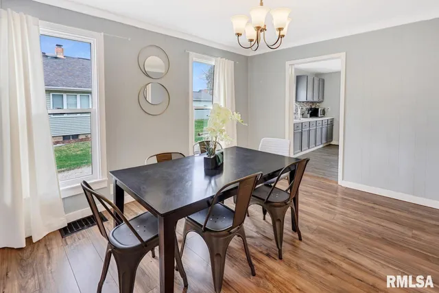 $175,000 | 903 East Lake Avenue, Peoria Heights, IL 61616