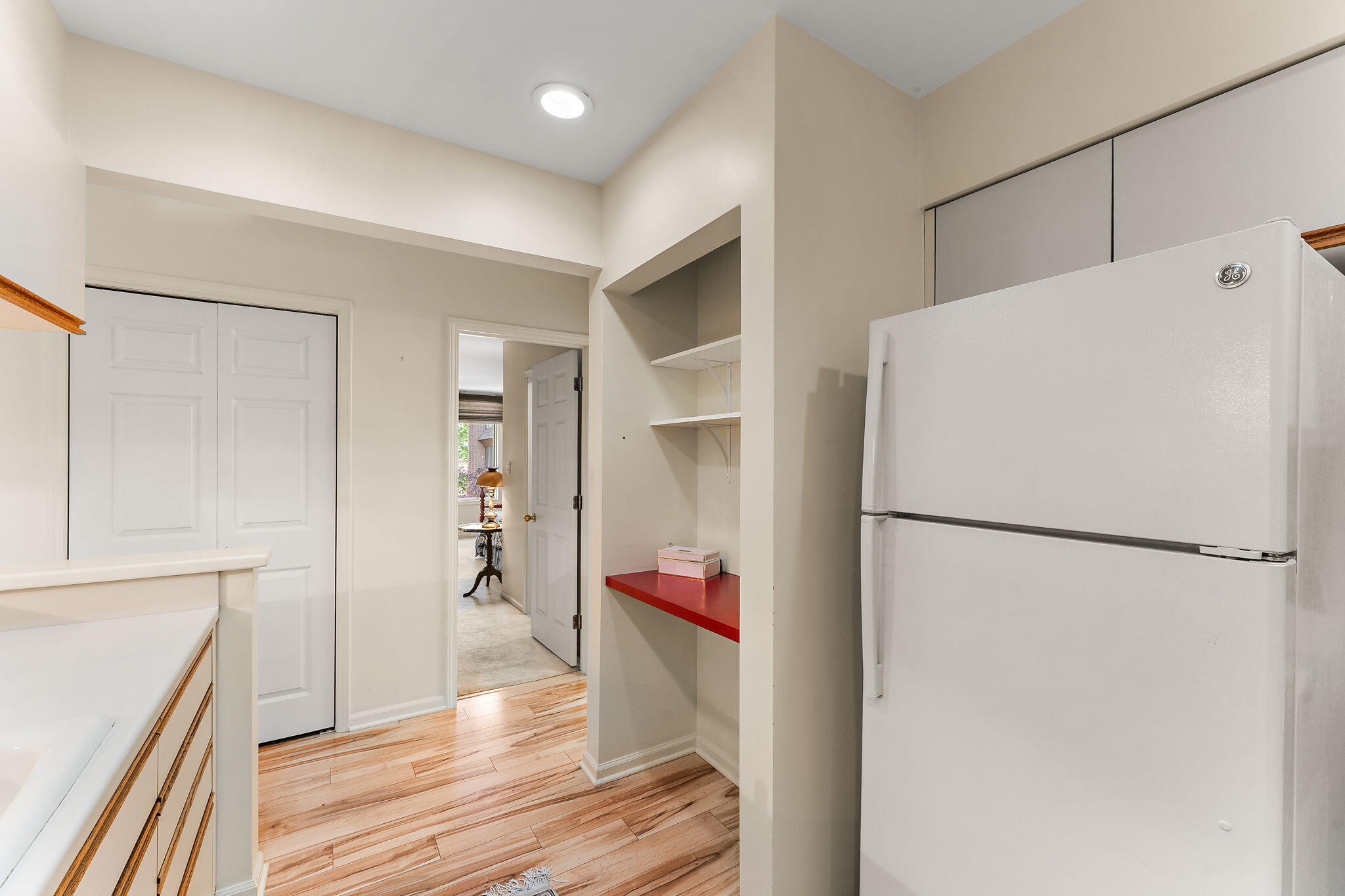 910 Ridge Road, Unit 203 Munster, IN 46321 - Photo 11 of 31 2048x1365