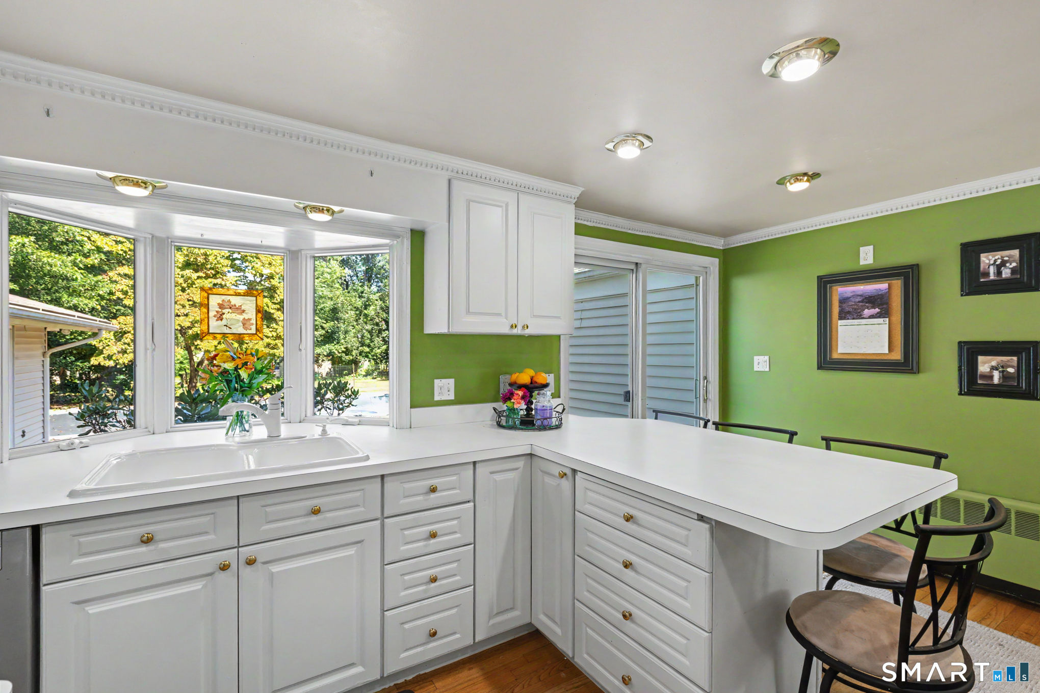 72 Centerwood Road Newington, CT 06111 - Photo 6 of 37 Gallery Image 6