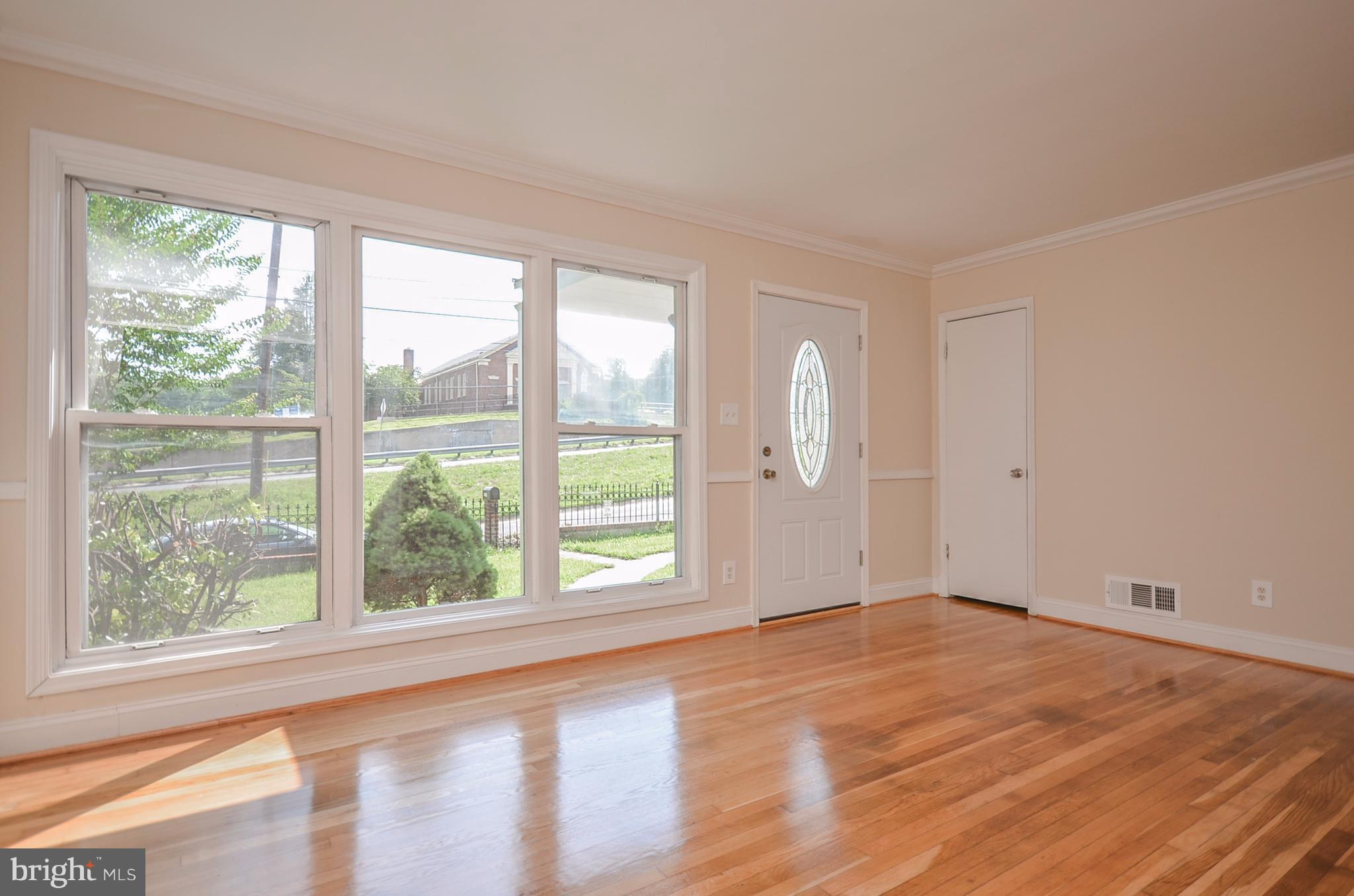 11714 Veirs Mill Road Silver Spring, MD 20902 - Photo 2 of 28 Living Room