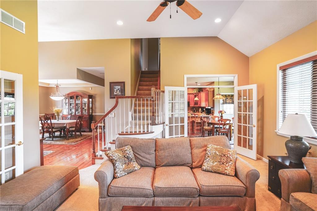 949 Meadowbrook Road Trafford, PA 15085 - Photo 7 of 22 Family room