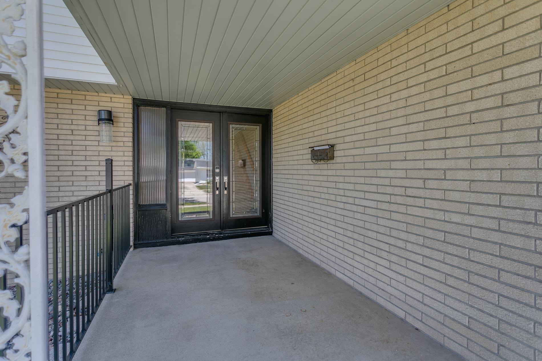 1805 East Marquette Street Appleton, WI 54911 - Photo 3 of 53