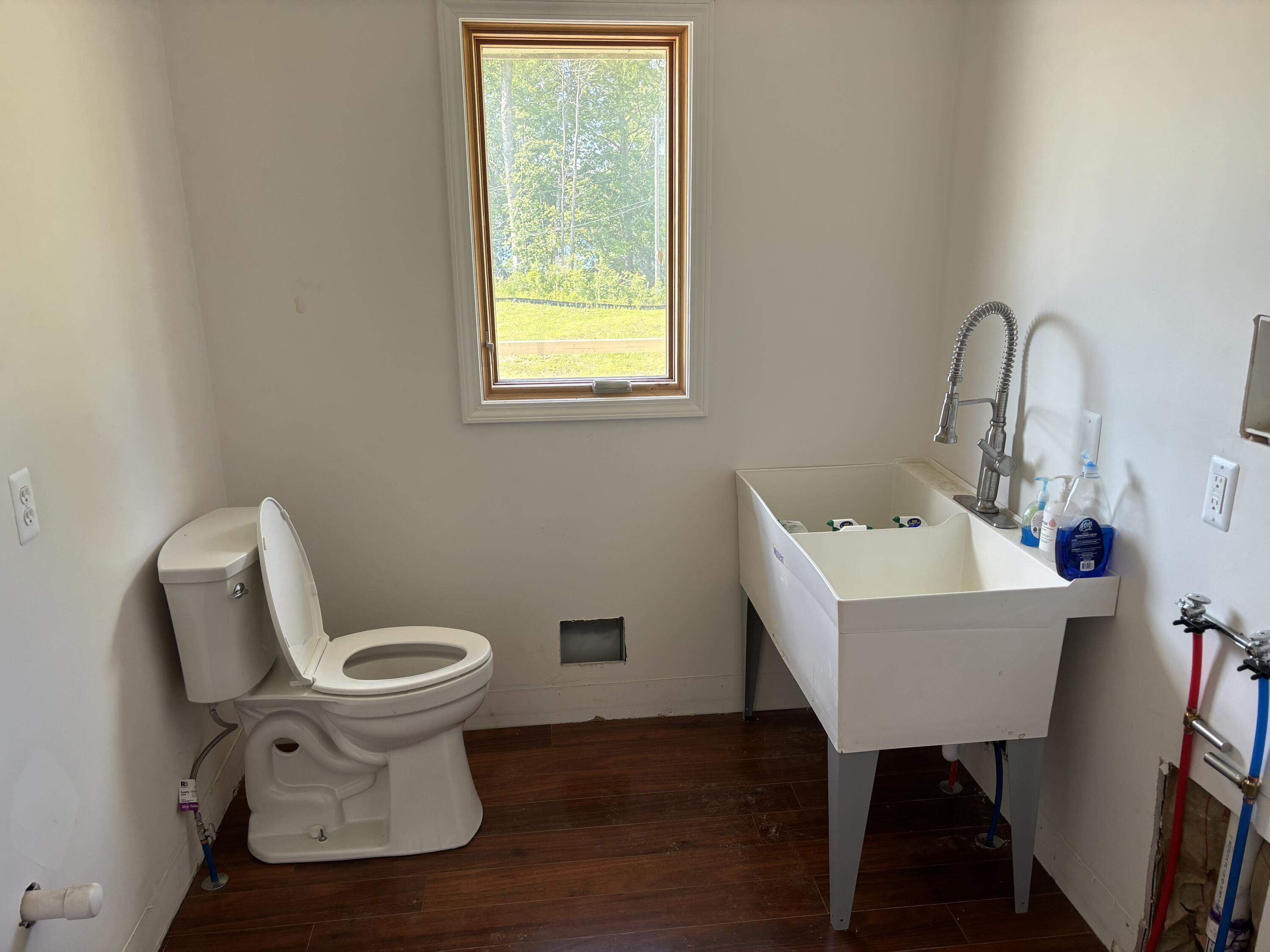 5245 Grass Lake Road White Lake, MI 48383 - Photo 13 of 17 bathroom
