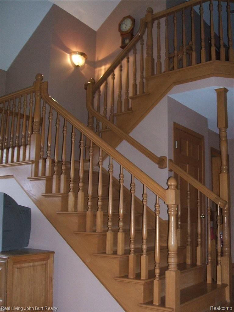 4703 Havens Road Dryden, MI 48428 - Photo 5 of 20 stairs2.JPG