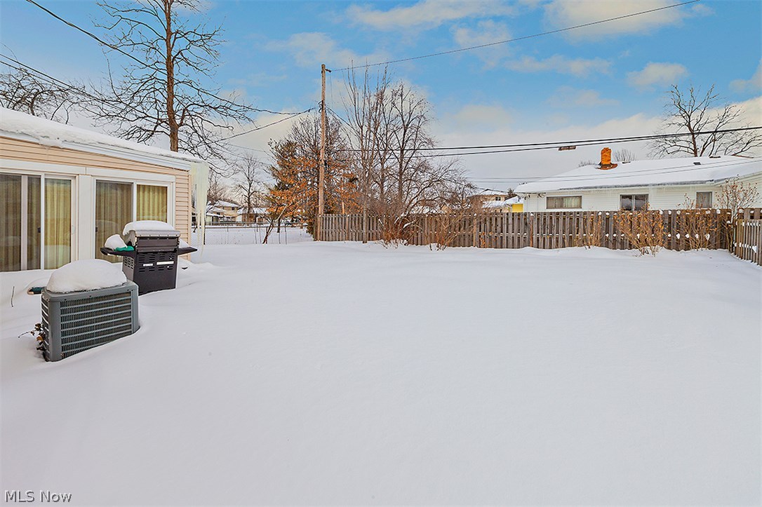1977 Marshfield Road Cleveland, OH 44124 - Photo 18 of 18 Gallery Image 18