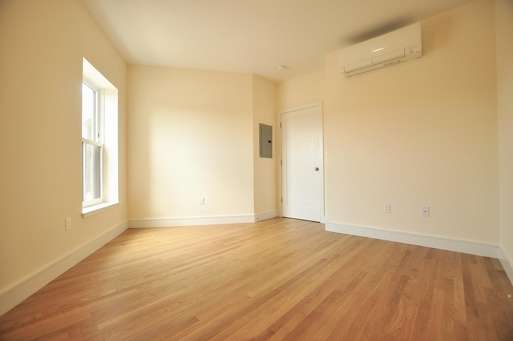 877 Beacon Street, Unit 3 Boston, MA 02215 - Photo 7 of 9