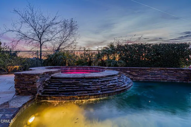 a view of back yard of the house
