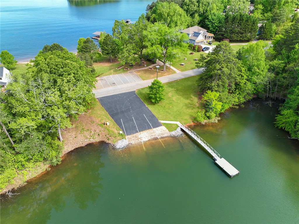322 Oconee Avenue Westminster, SC 29693 - Photo 41 of 43 Community boat ramp and courtesy dock.