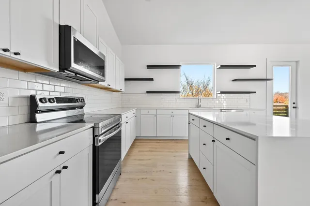 $3,500 | 5012 Baker Street, Austin, TX 78721