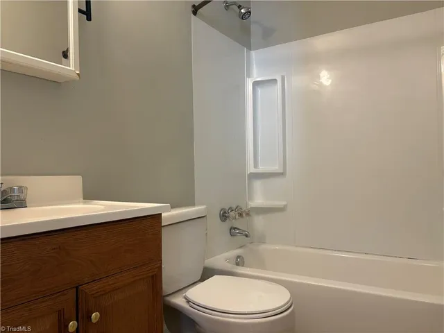 $1,249 | 706 South Benbow Road, Greensboro, NC 27401