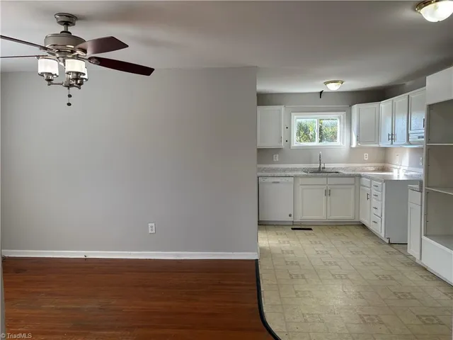 $1,249 | 706 South Benbow Road, Greensboro, NC 27401