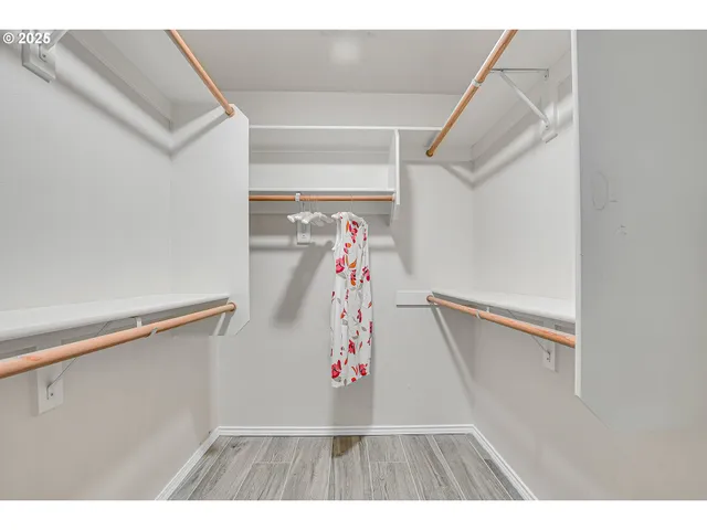 $1,000,000 | 2672 Southeast Vista Way, Gresham, OR 97080