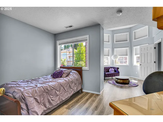 $1,000,000 | 2672 Southeast Vista Way, Gresham, OR 97080