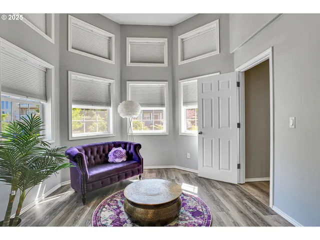 $1,000,000 | 2672 Southeast Vista Way, Gresham, OR 97080