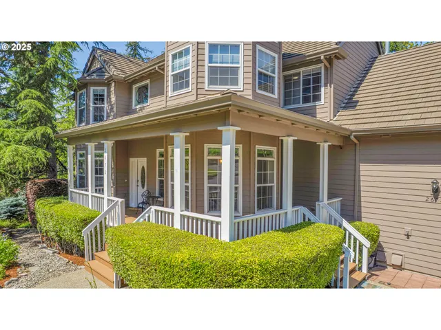 $1,000,000 | 2672 Southeast Vista Way, Gresham, OR 97080