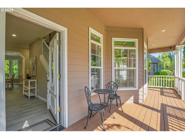 $1,000,000 | 2672 Southeast Vista Way, Gresham, OR 97080