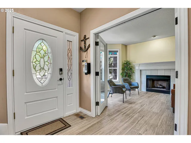 $1,000,000 | 2672 Southeast Vista Way, Gresham, OR 97080