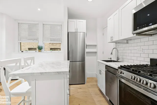 $559,000 | 3 East 85th Street, Unit 3C | Upper East Side