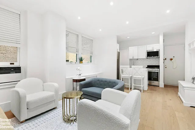 $559,000 | 3 East 85th Street, Unit 3C | Upper East Side