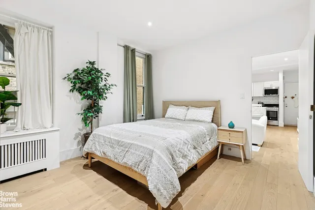 $559,000 | 3 East 85th Street, Unit 3C | Upper East Side