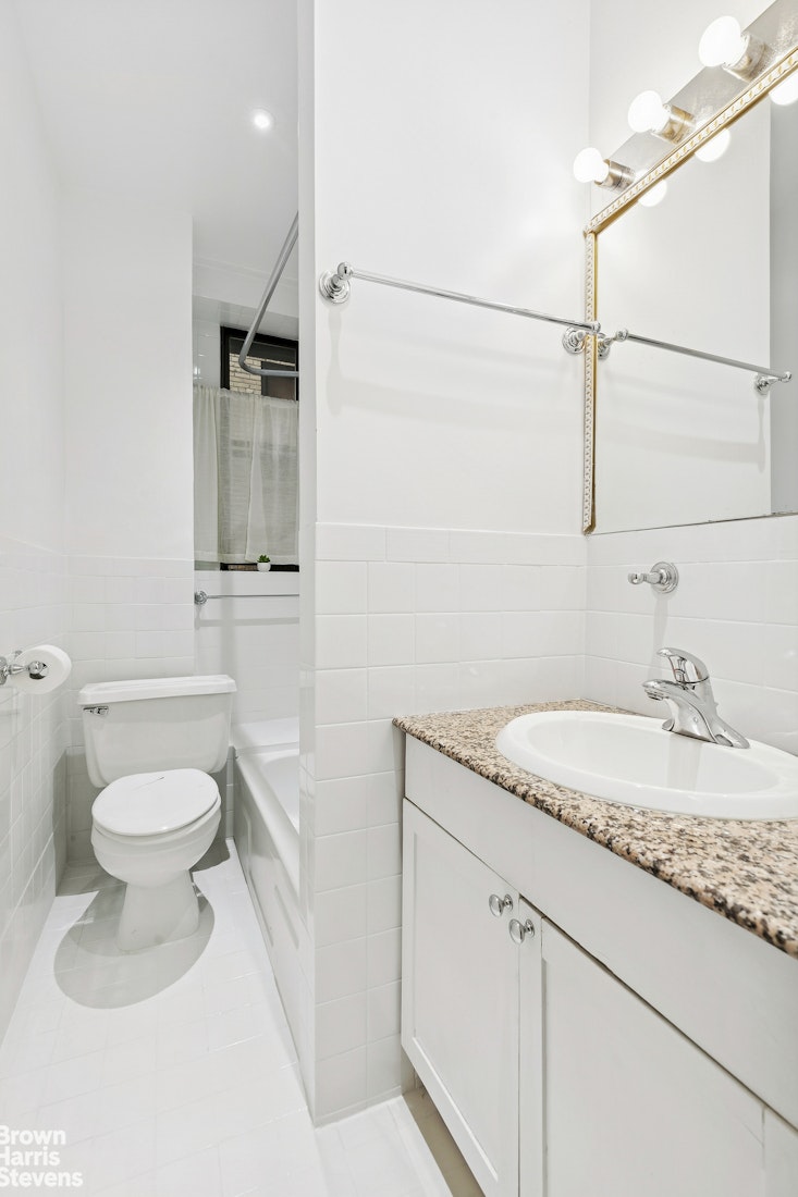 3 East 85th Street, Unit 3C Manhattan, NY 10028 - Photo 5 of 8