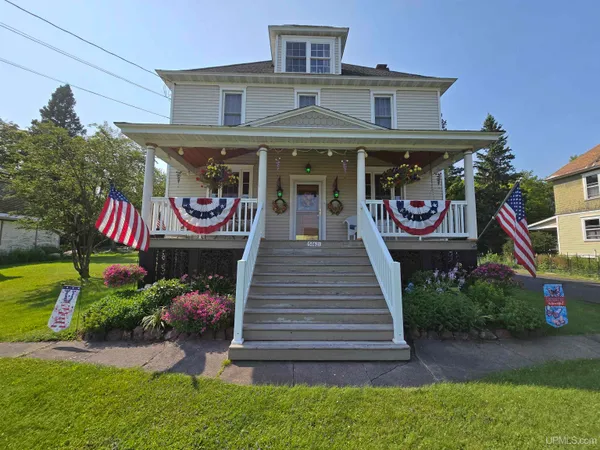 $299,900 | 58621 Highway 41, Calumet, MI 49913