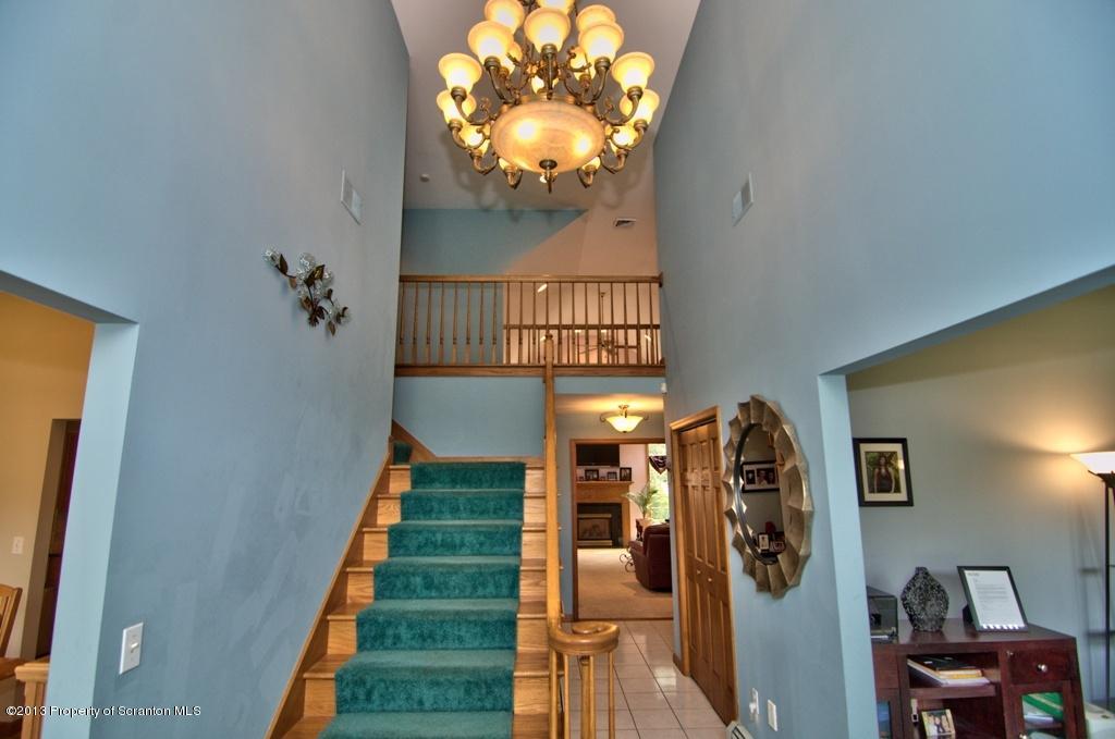 911 Parkview Road Moscow, PA 18444 - Photo 4 of 79 Gallery Image 4
