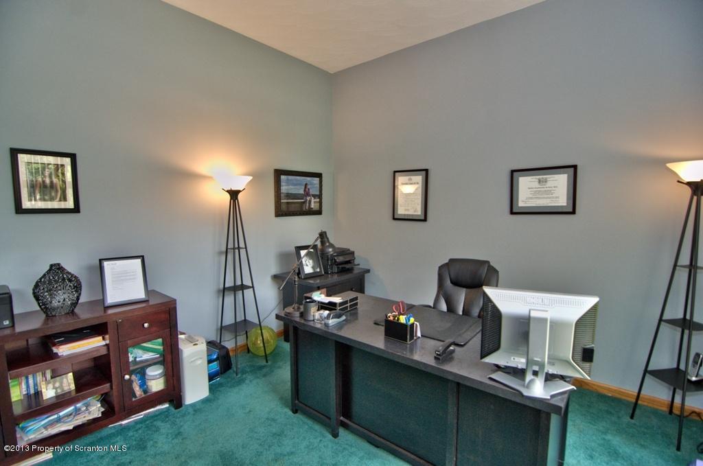 911 Parkview Road Moscow, PA 18444 - Photo 9 of 79 Gallery Image 9