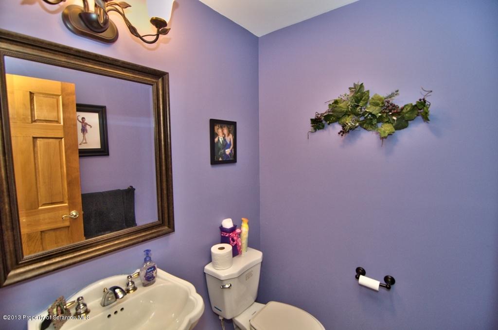 911 Parkview Road Moscow, PA 18444 - Photo 10 of 79 Gallery Image 10