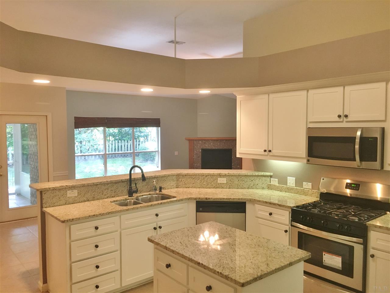 10148 Bittern Drive Pensacola, FL 32507 - Photo 3 of 34