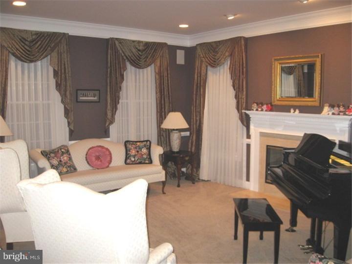 1 Rocking Horse Way Southampton, PA 18966 - Photo 3 of 25 Living Room