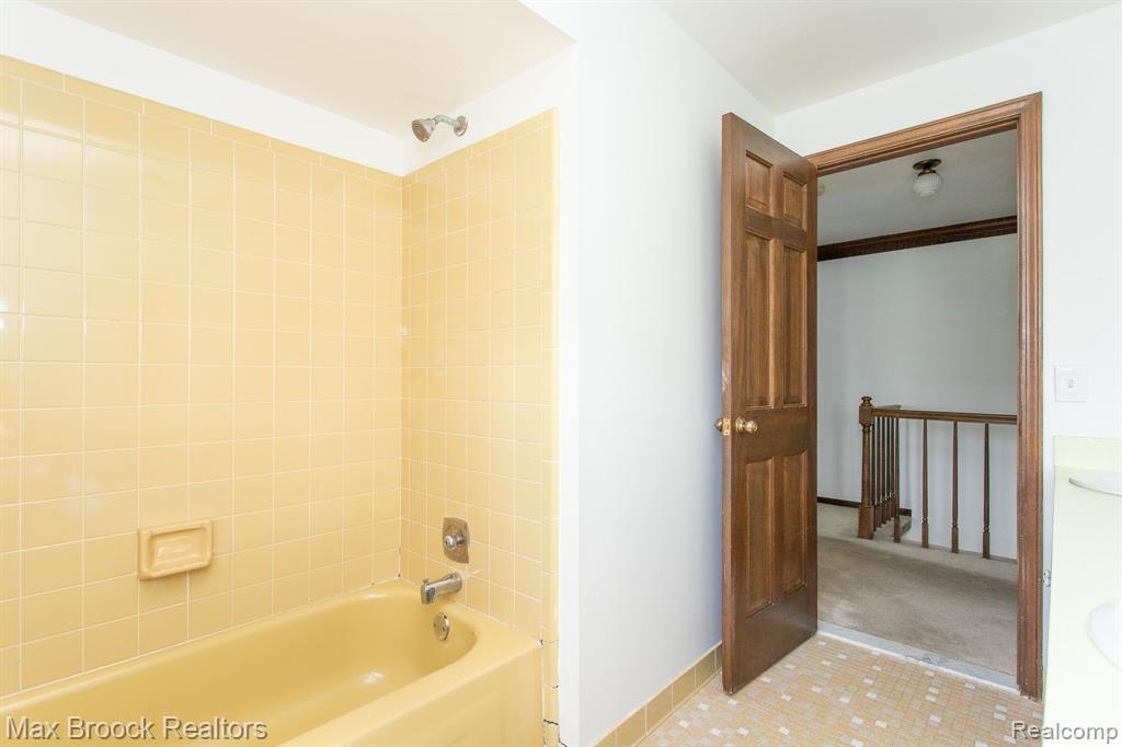 1772 North Kilburn Road Rochester Hills, MI 48306 - Photo 39 of 49